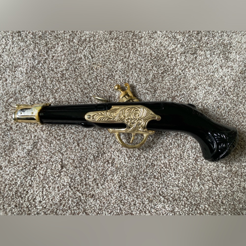 Vintage Avon Dueling Pistol 2 bottle
